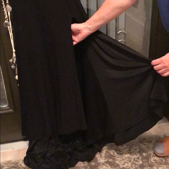 Black and gold prom dress - Picture 2 of 8